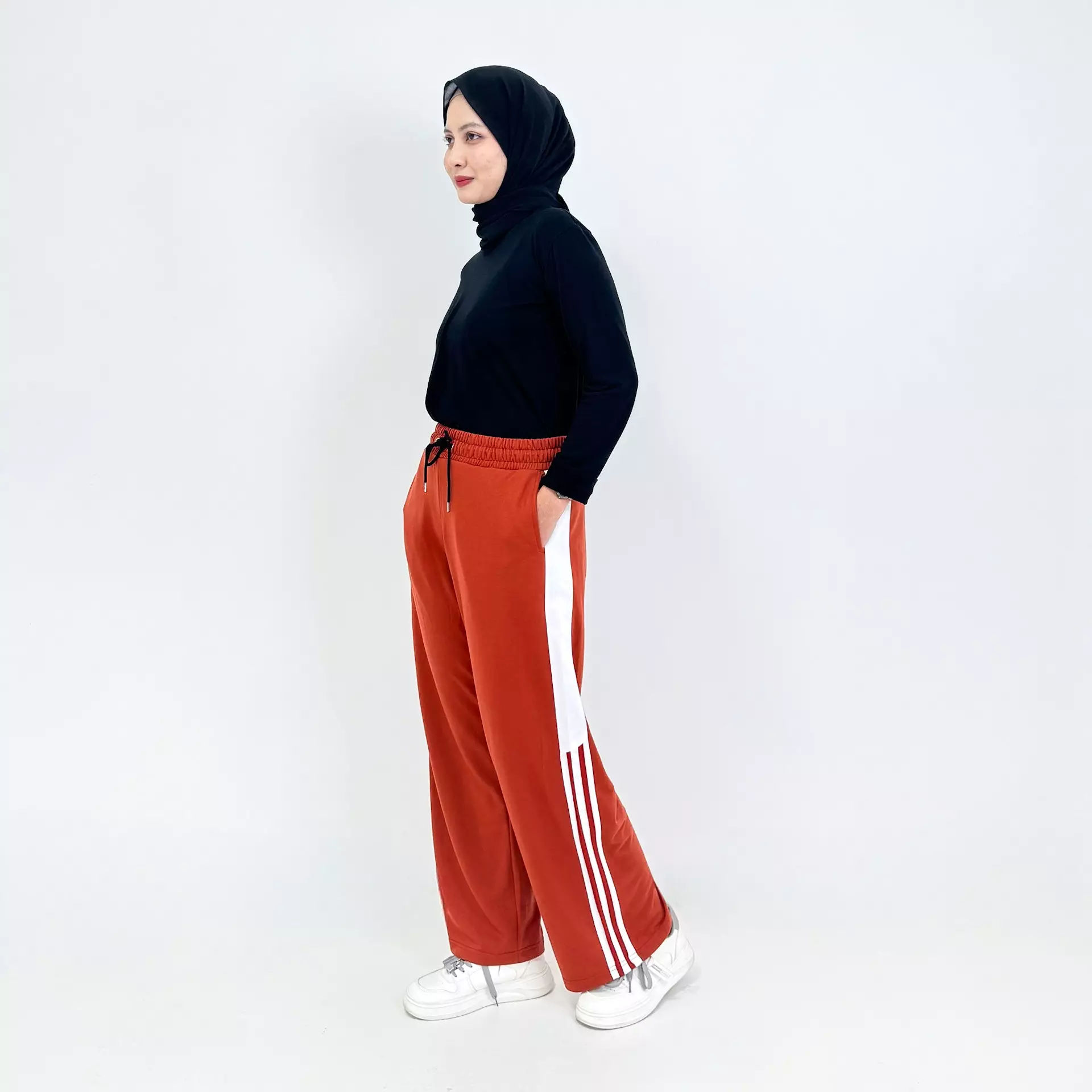 Celana Panjang Wanita - GITA SPORTY PANTS [PUMPKIN]