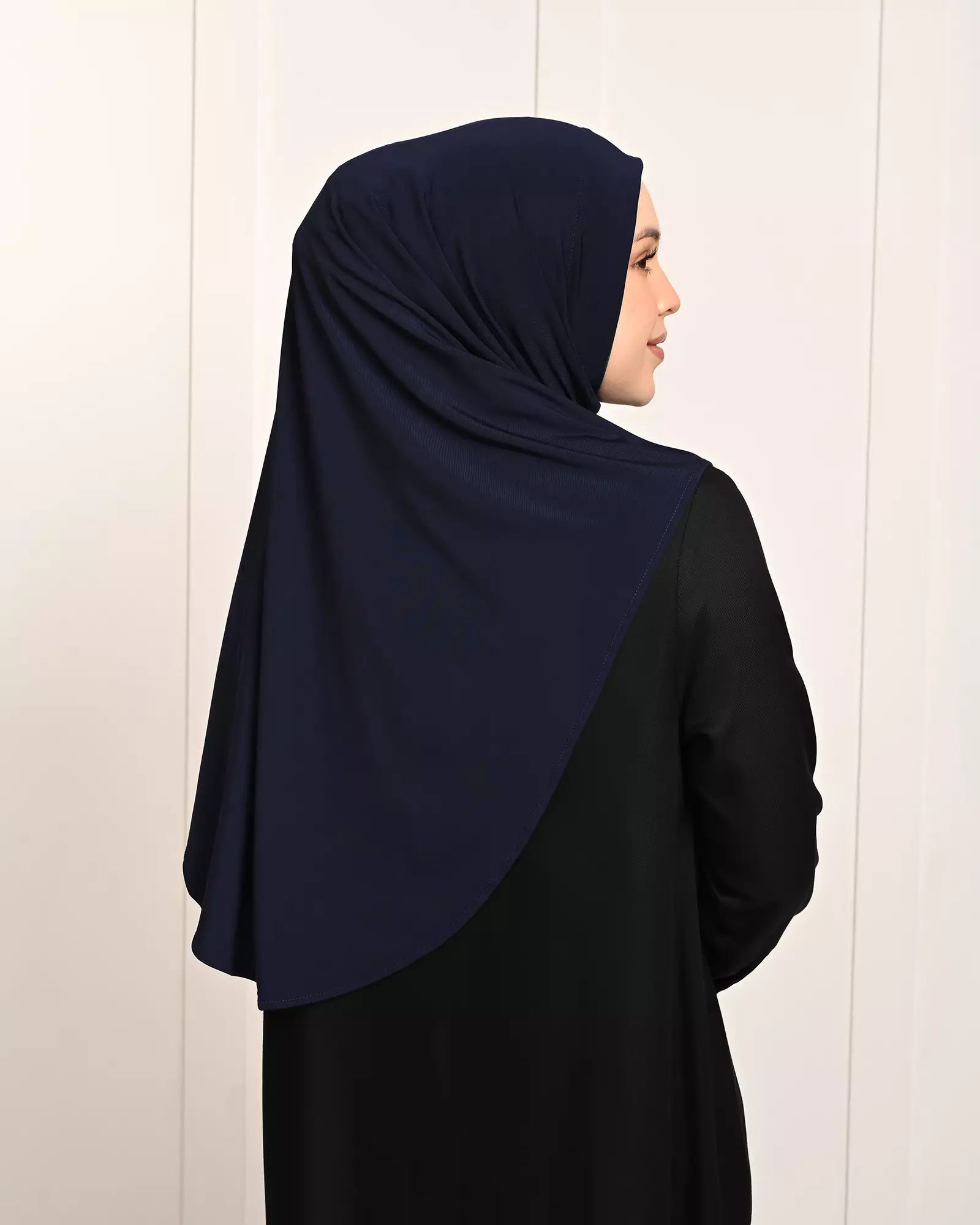 Geulis.id ADEEVA BERGO INSTANT (8 warna) Hijab - NAVY