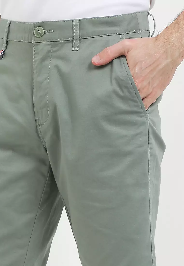 Giordano Men's Cotton Twill Shorts 0110520221