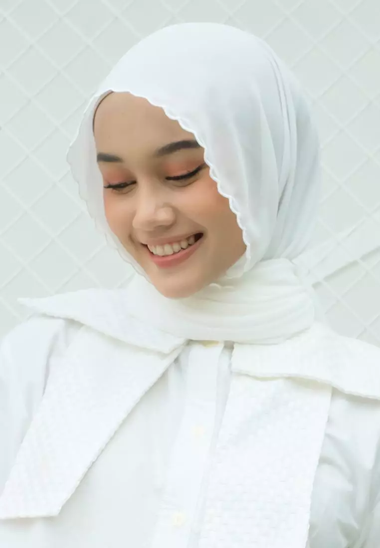 Dyna Classic Shawl Broken White