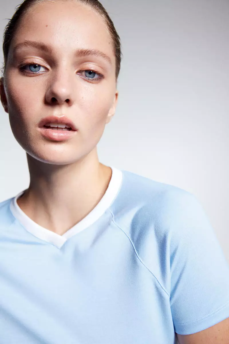 Buy H&M Cropped V-neck T-shirt 2025 Online ZALORA