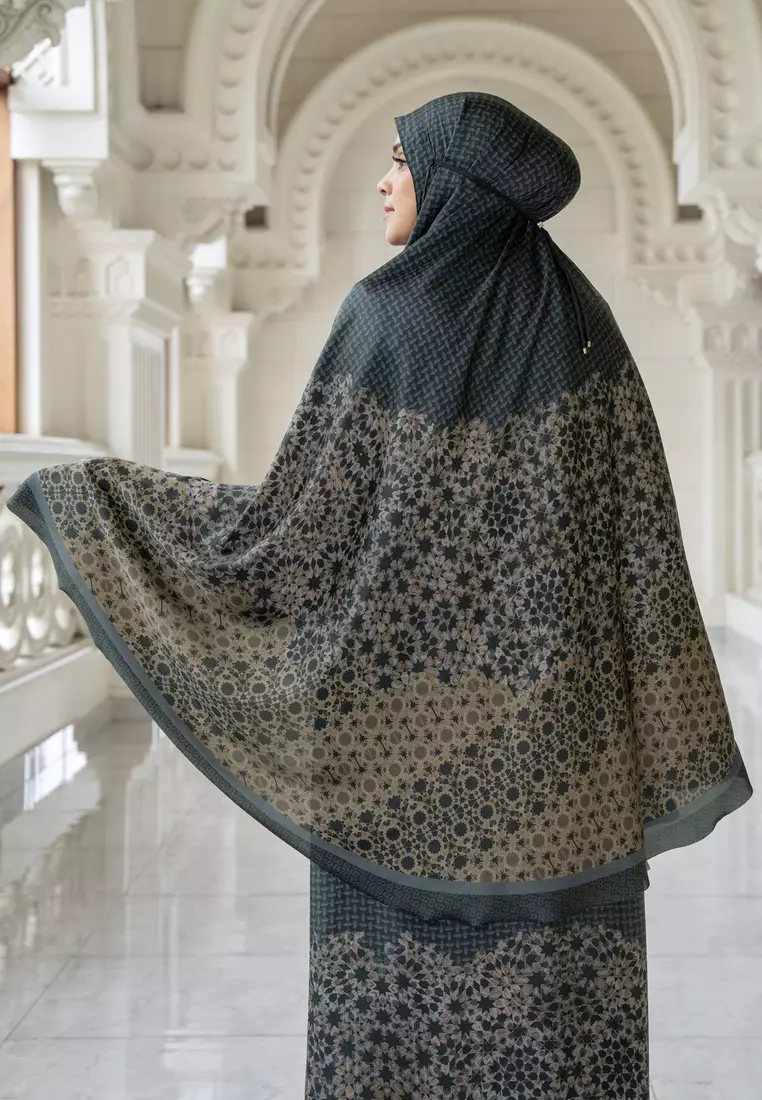 Haramain 2 Prayer Robe - Dates