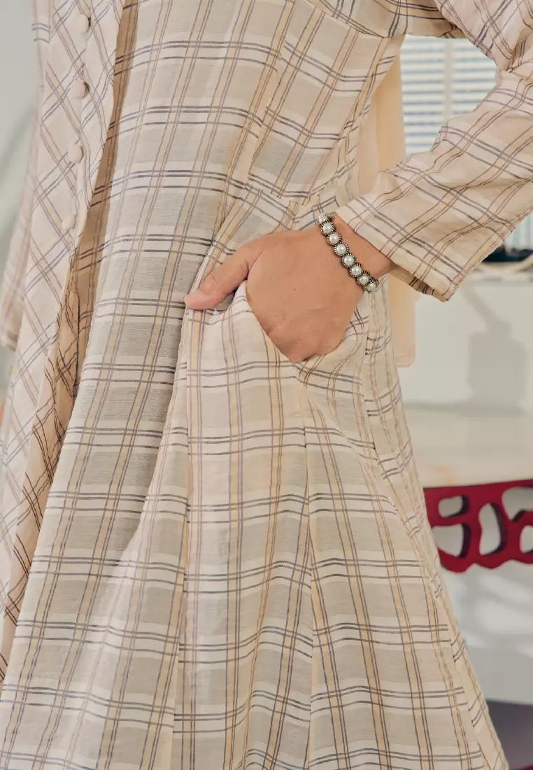 KEBARUNG MARKISA SET in Kemboja Cream