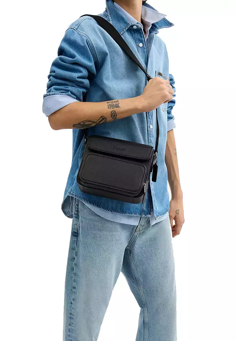 Sullivan Flap Crossbody Bag in Black CY800