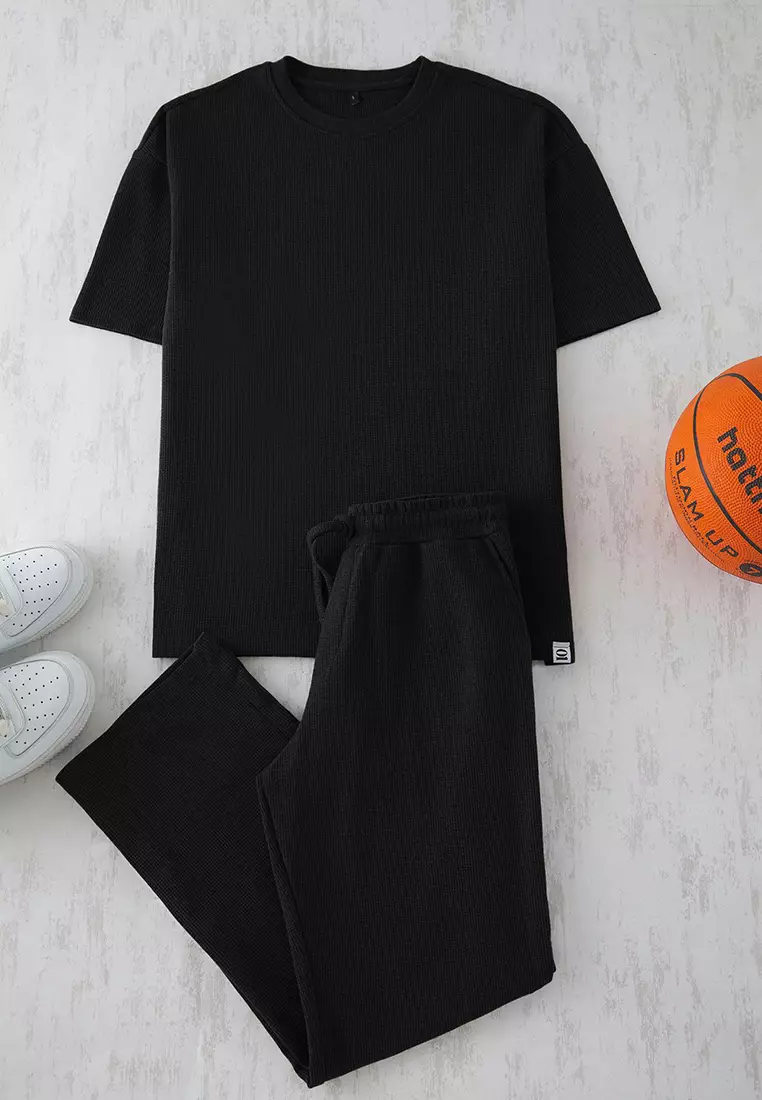 Black Oversize/Wide Cut Textured Tracksuit TMNSS25EM00010