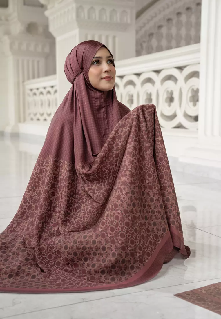 Haramain 2 Prayer Robe - Oud Red