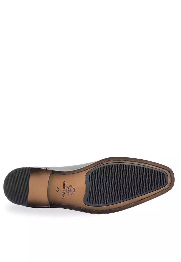 Mendoza Medallion Black Oxford