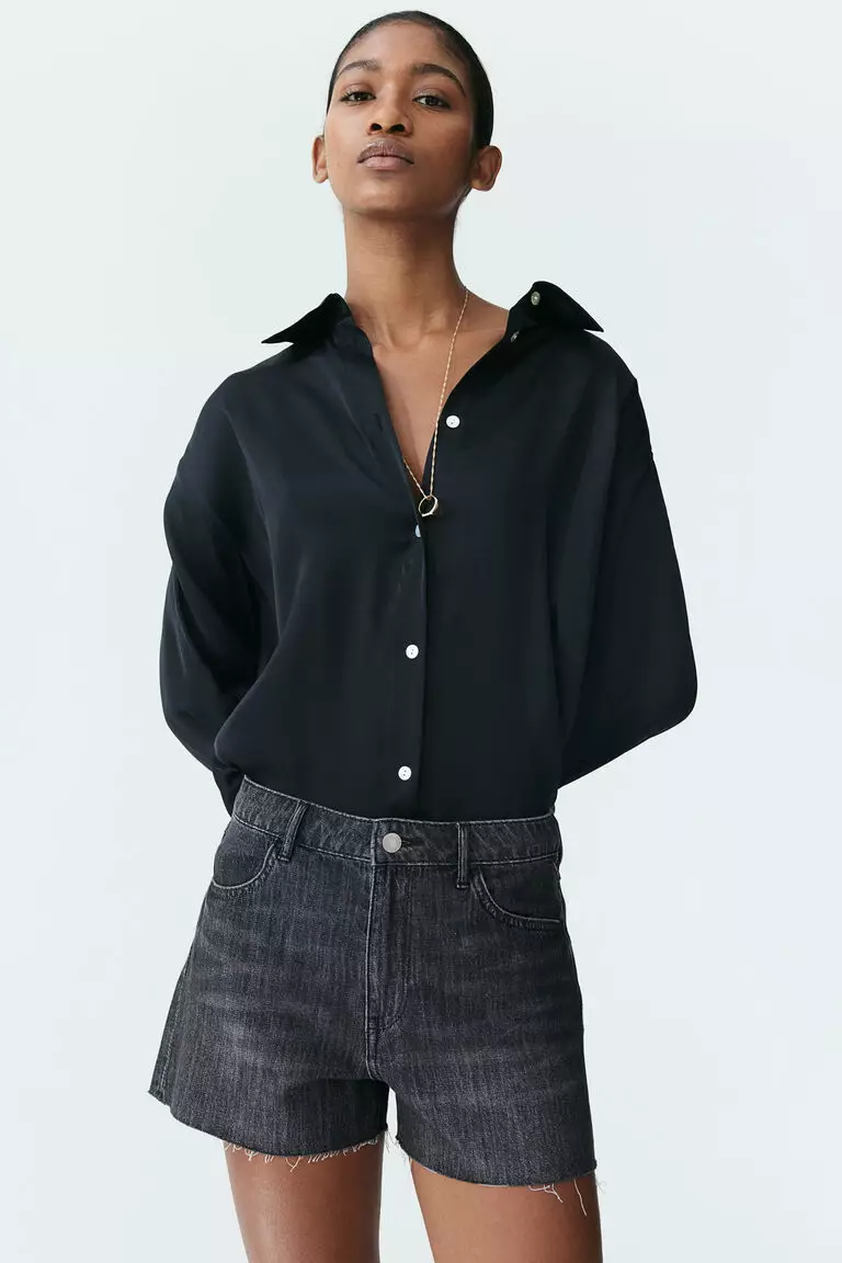 Jual H&M Feather Soft Denim shorts Original 2025 ZALORA Indonesia ®