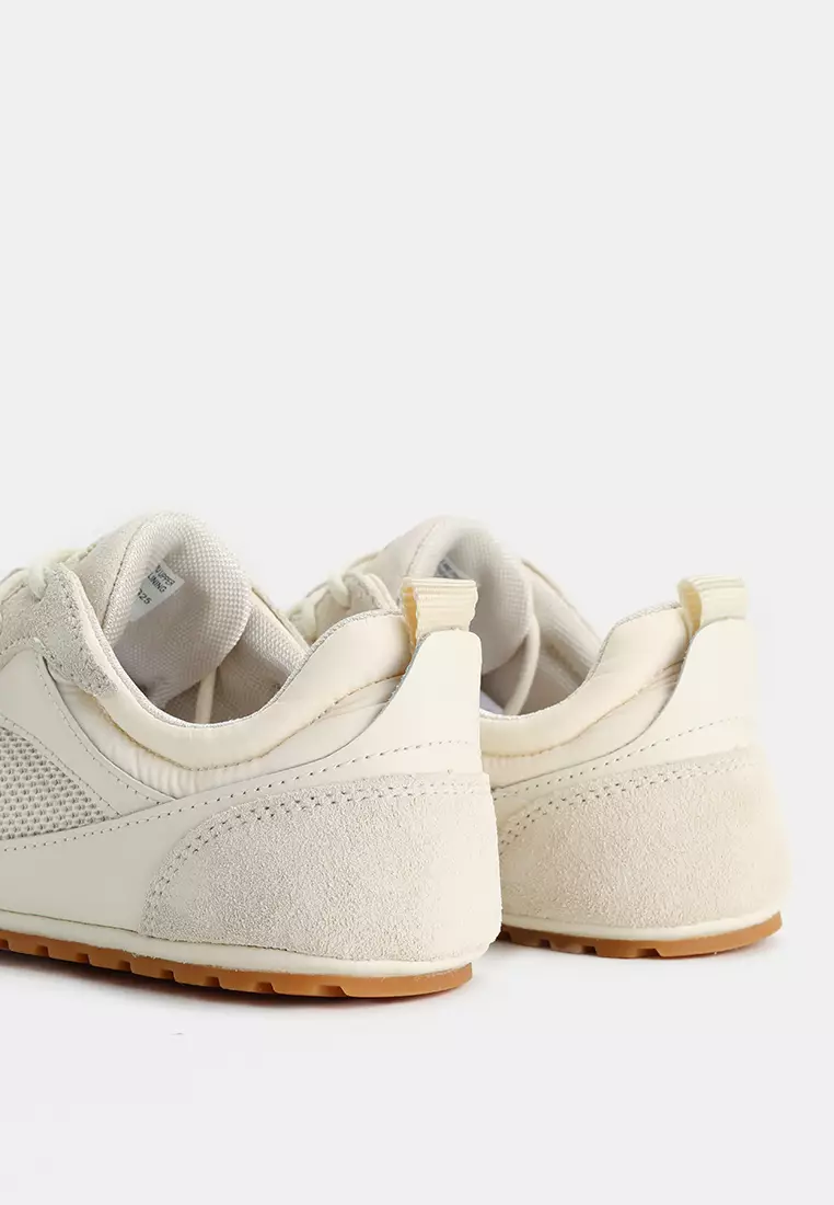 Field Sneakers