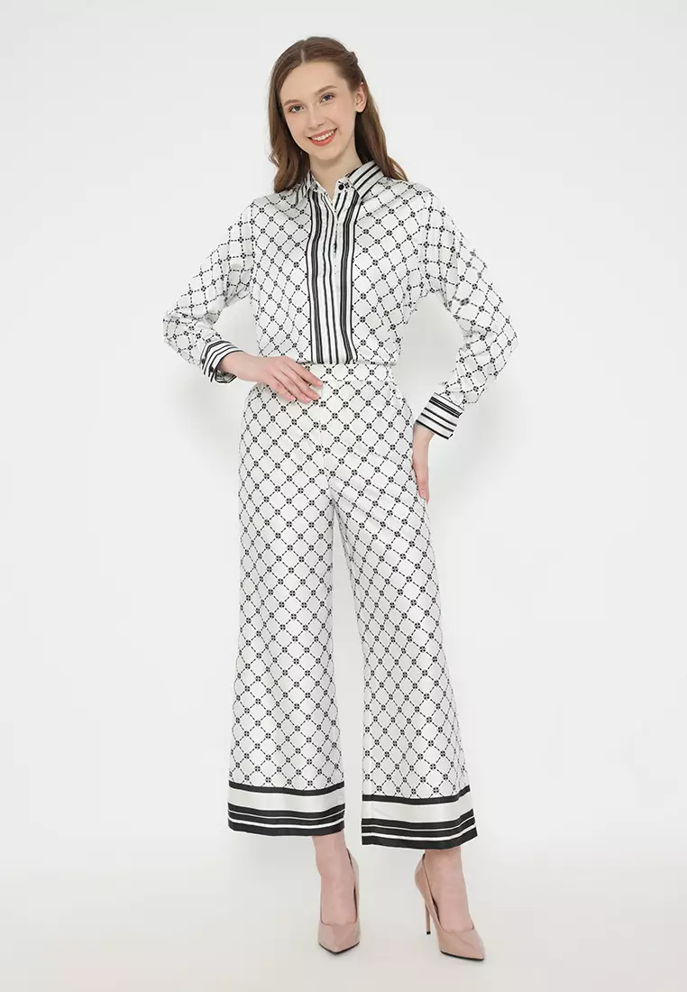 Monogram Shirt With Long Sleeve Casual Look In White By Brilliant Girl Warna PUTIH