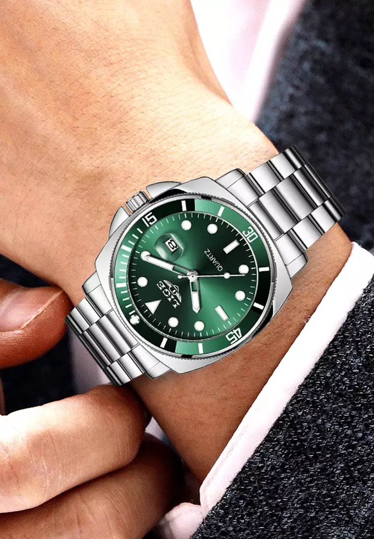 Unisex Classic Diver's Stainless Steel Quartz Watch with turning Bezel on Steel Bracelet