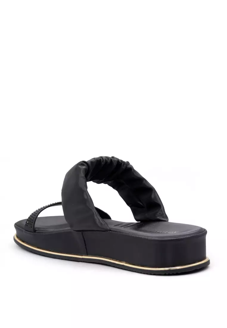 Women Slip On Casual Sandals - 250370227