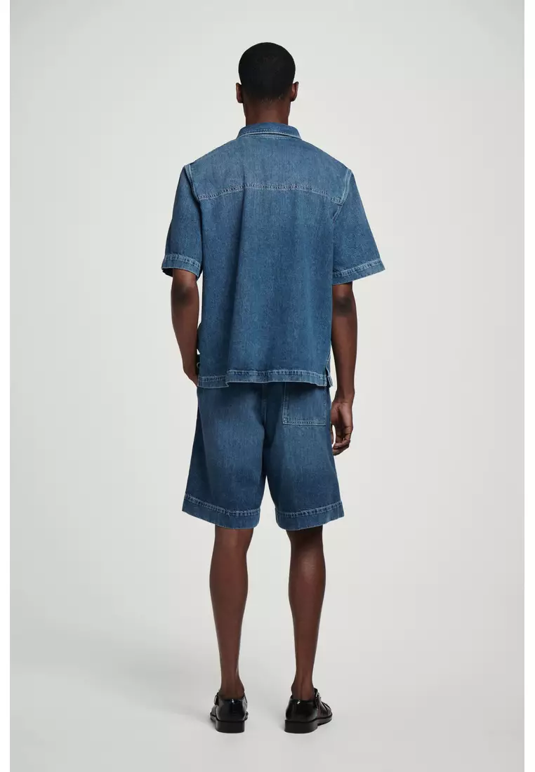 LIGHTWEIGHT SHORT-SLEEVED DENIM SHIRT