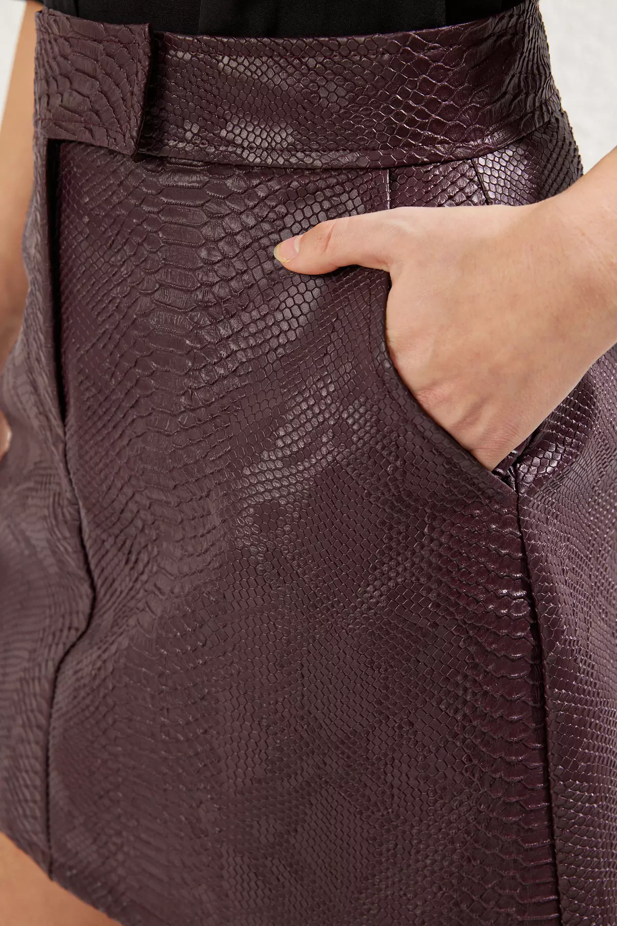 Dark Claret Red Premium A-Line Faux Leather Mini Woven Skirt TWOAW22ET0480