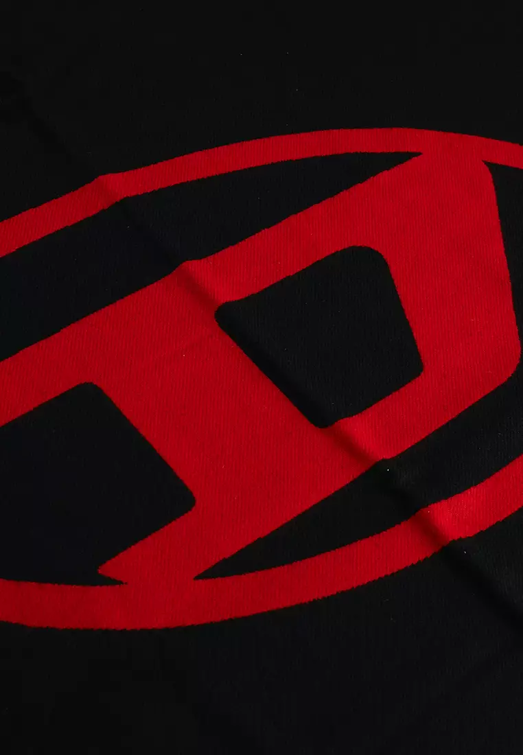 橢圓形D字商標頸巾