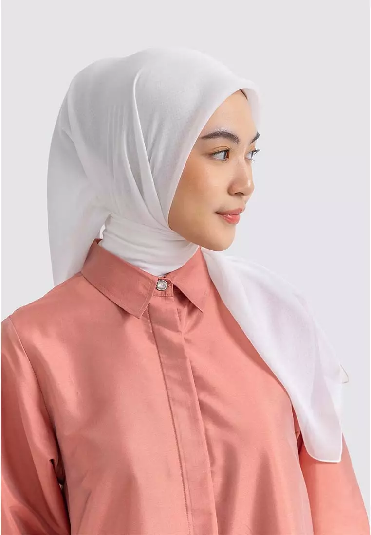 Ria Miranda Broken White Rarina Scarf