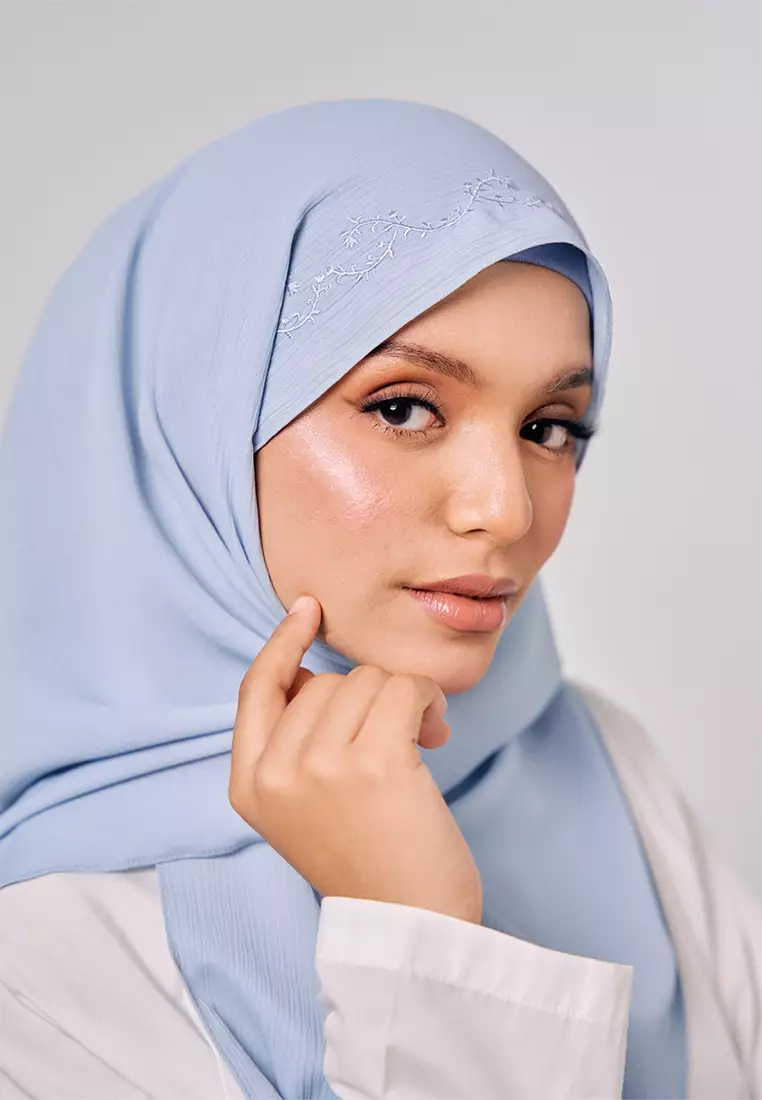 Sulam Mekar Ironless Chiffon Triangle Bawal in Pastel Blue
