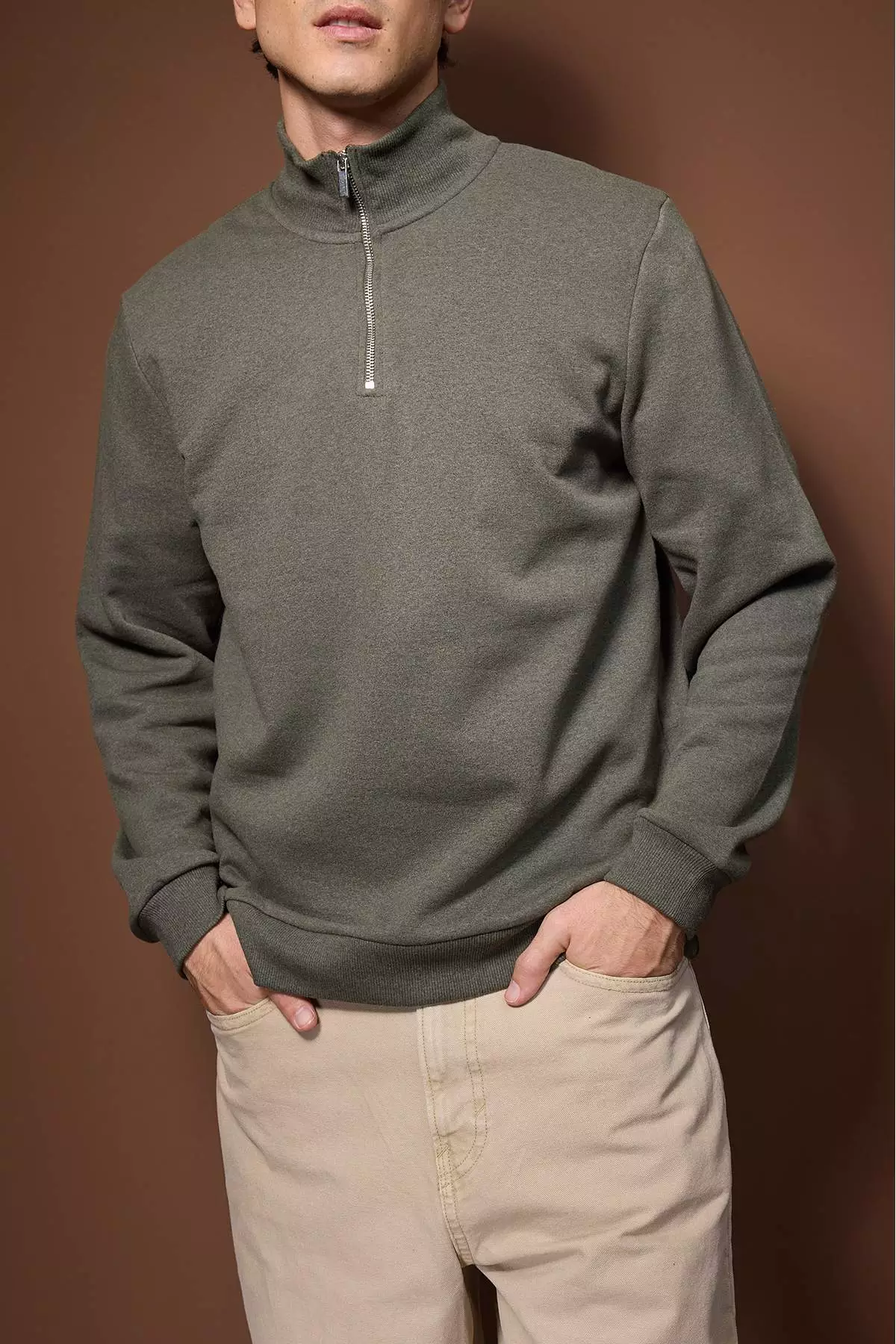 Khaki Regular/Normal Cut Stand Collar Thick Fleece Lined Sweatshirt Tmnaw26Sw00021