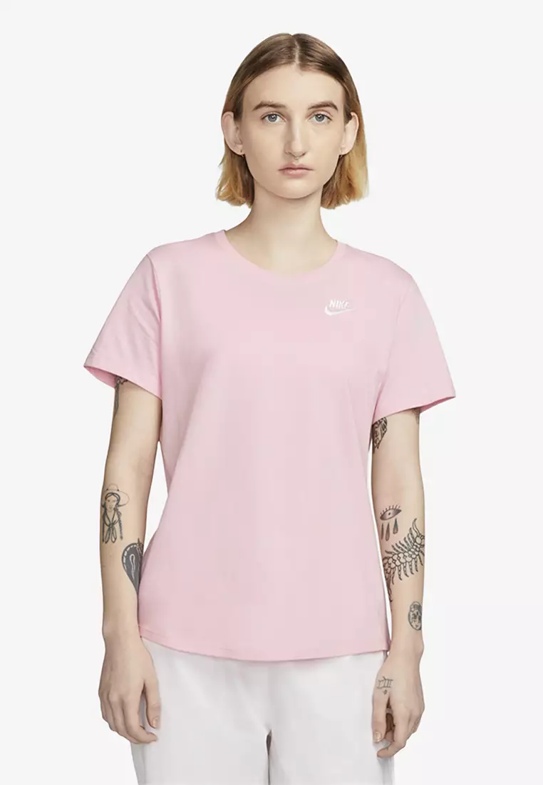 Nike Sportswear Club Essentials Women's T-Shirt. Nike ID