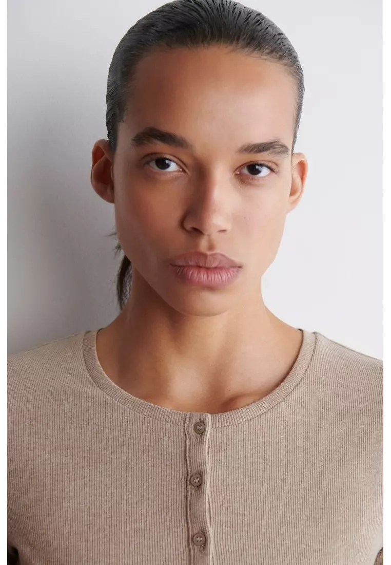 LONG-SLEEVED HENLEY TOP