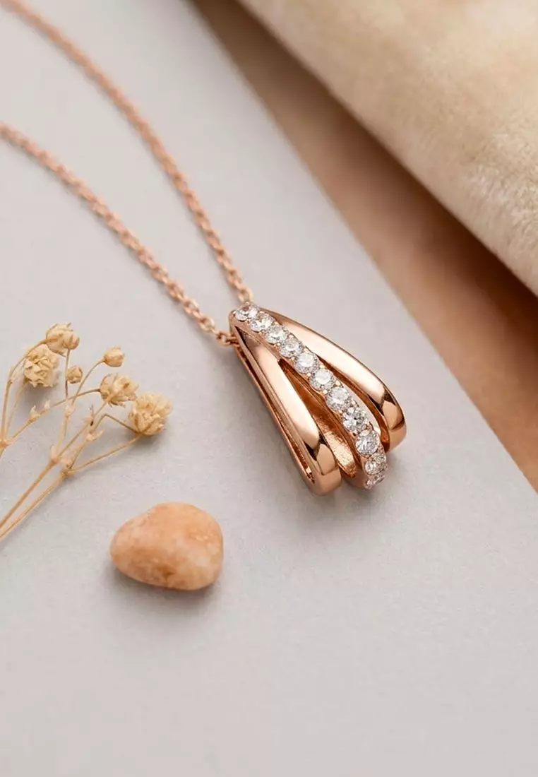 Sparkly Triple Round Necklace in Rose Gold Adorned With SWAROVSKI® Crystals