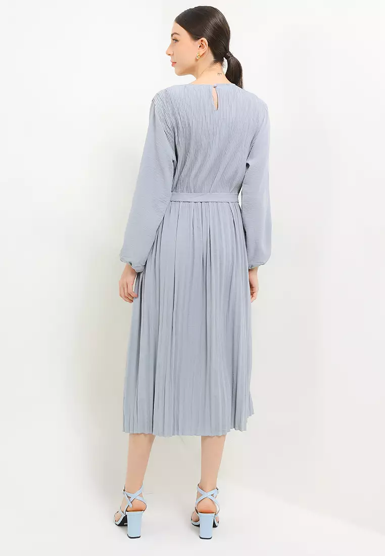 Self Tie Emb On Sleeve Maxi Dress