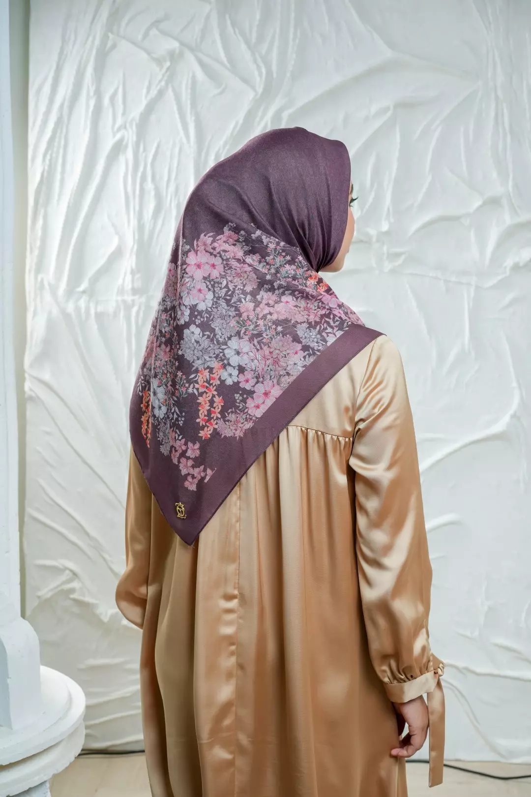 ALIZAH  Scarf Dark Brown - Kerudung Hijab Segiempat Motif With BOX - Bahan Nesla - Ukuran 115x115