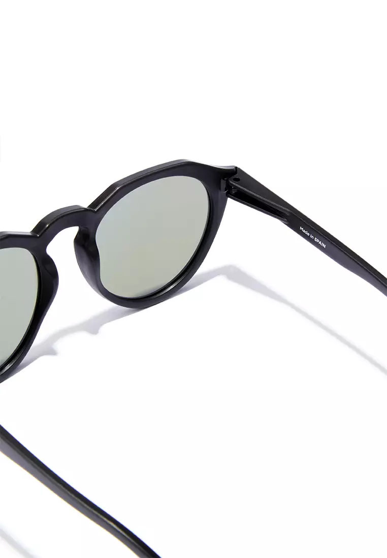 HAWKERS POLARIZED Black Sky WARWICK RAW. Sunglasses for Men and Women, Unisex. UV400 protection. Official product designed and made in Spain. HWRA21BLTP