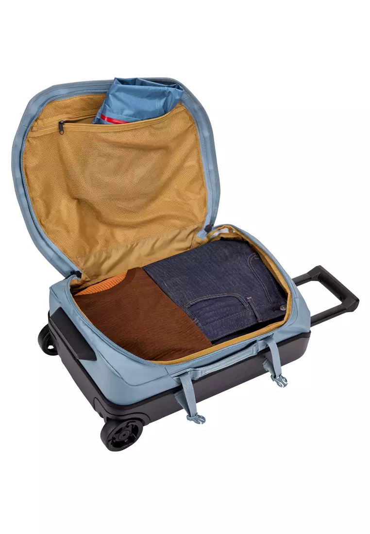 Thule Chasm 3 Carry on Wheeled Duffel Suitcase 40L - Pond