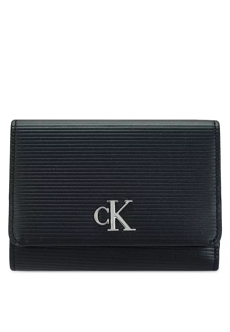 Calvin klein trifold clearance wallet womens