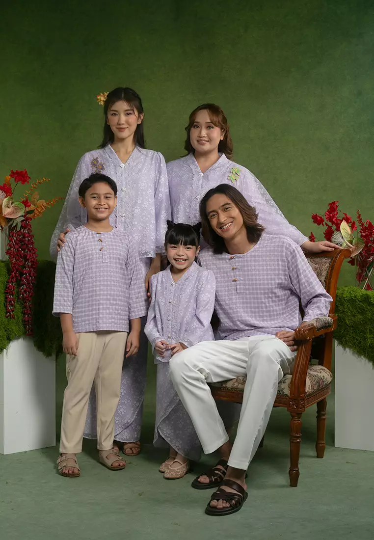 Laila Plus size Kebaya with Shawl