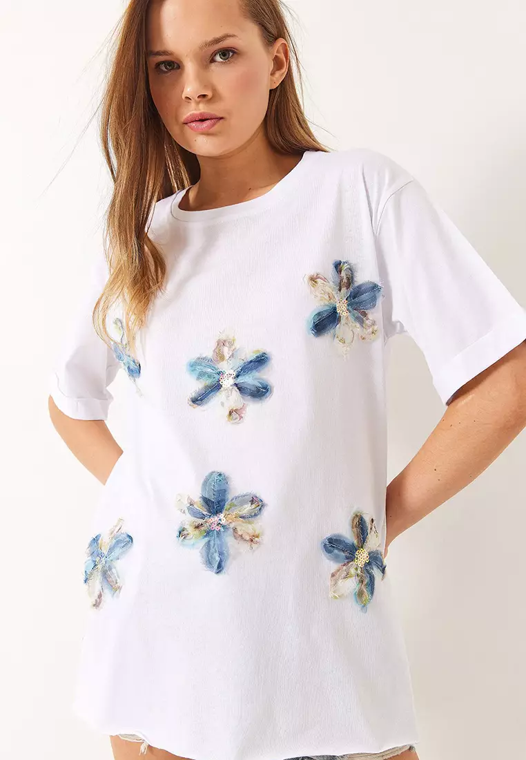Women's Floral Embroidered Side Slit Loose Crew Neck T-Shirt 60283068