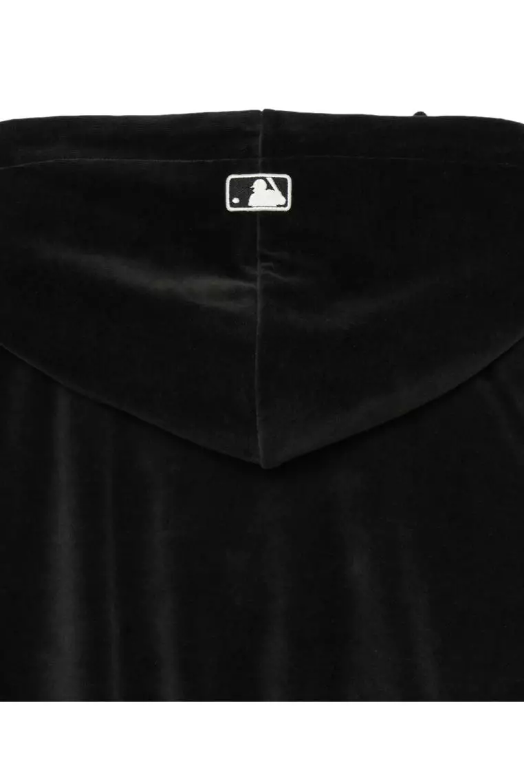 WOMEN'S BASIC VELVET CROPFIT HOODIE NEW YORK YANKEES