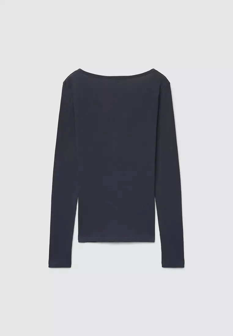 Woman Long-Sleeved T-Shirt