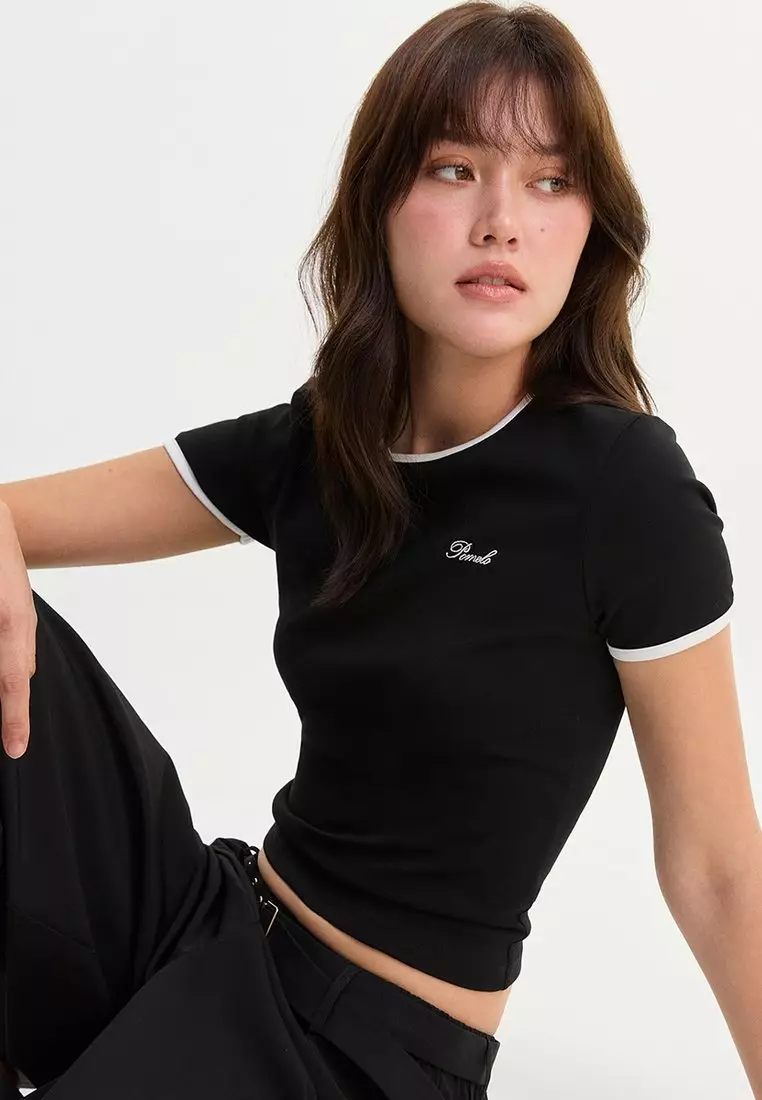 Contrast Trim Fitted Tee - Black