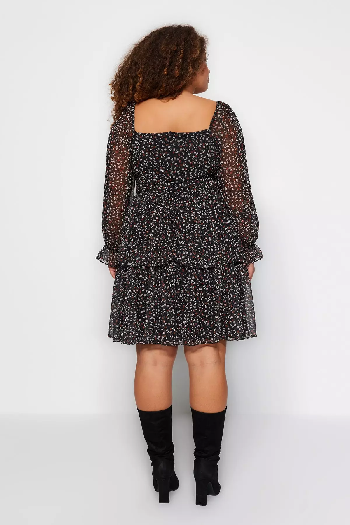 Plus Size Floral Patterned Chiffon Dress