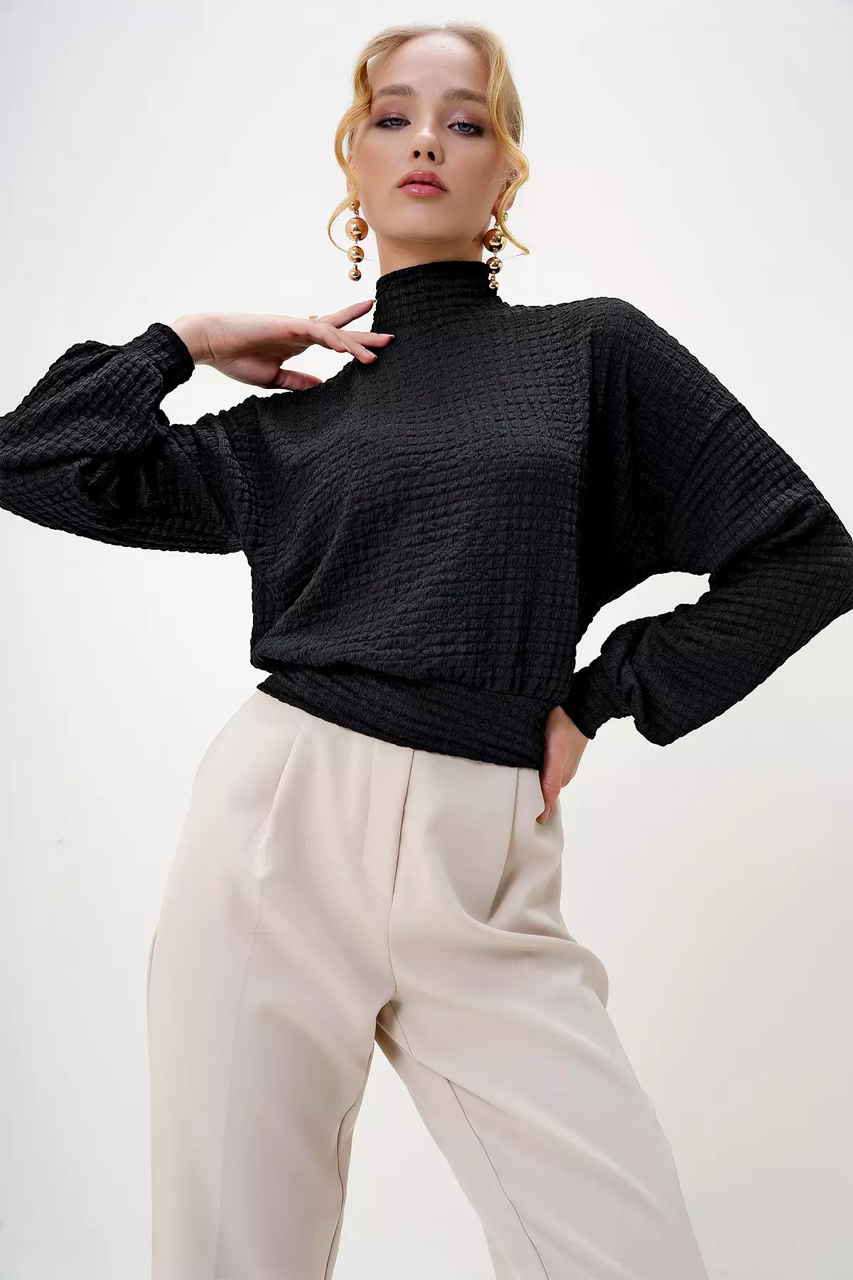 Women's Black Half Turtleneck Seersucker Fabric Crop Blouse Alc-X13124