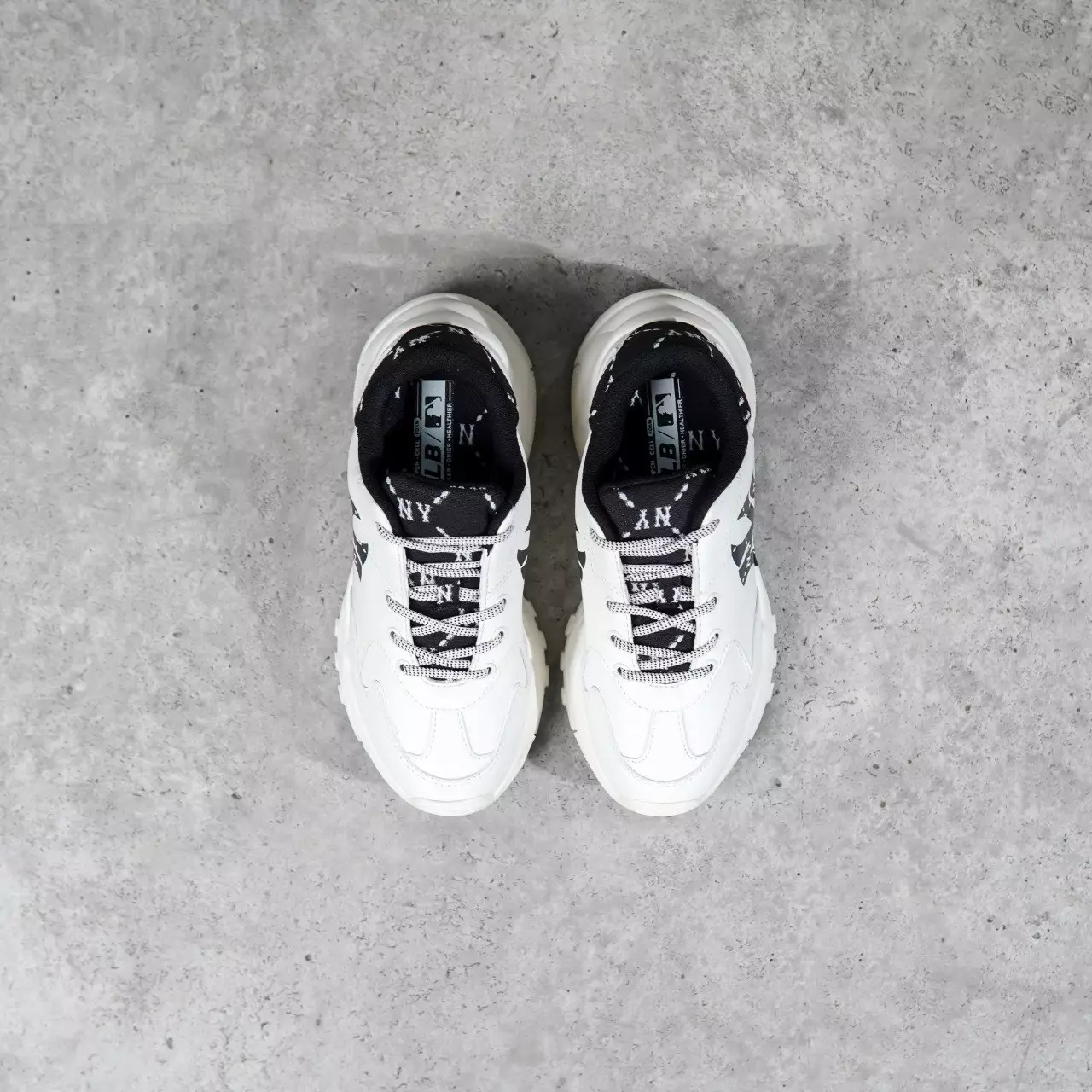 Sepatu MLB NY MONOGRAM LOGO SIDE BLACK IVORY WHITE RYTON SNEAKER 100% ORIGINAL