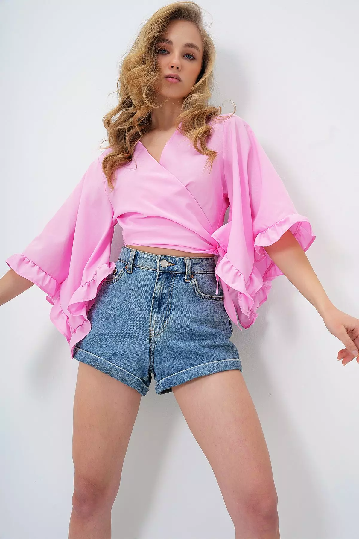 Women's Pink Ruffle Sleeve Crop Woven Blouse Alc-X10336
