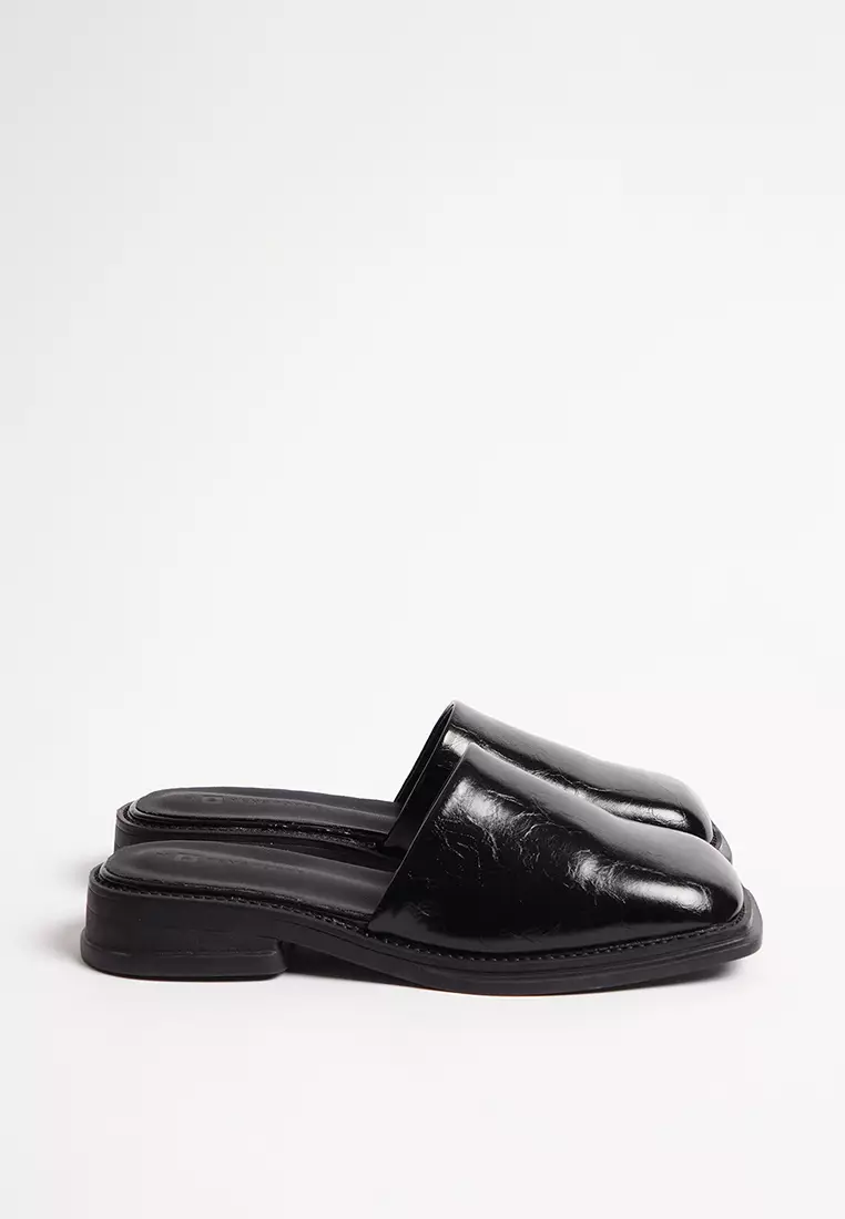 Discount on Penshoppe  shoes - SKU: Women's Textured Pu Leather Square Toe Clogs