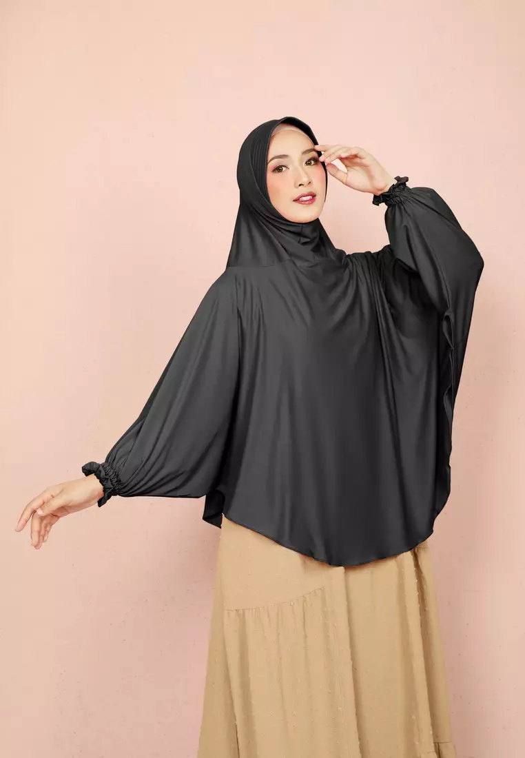 Cotton Bee - Halwa Bergo Lengan | Hijab Instan Syari - Black