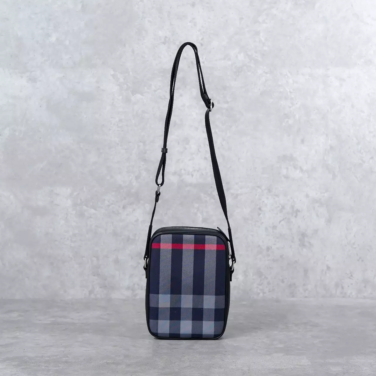 Tas BURBERRY CHECK NAVY SS24 BLACK SLING BAG 100% ORIGINAL