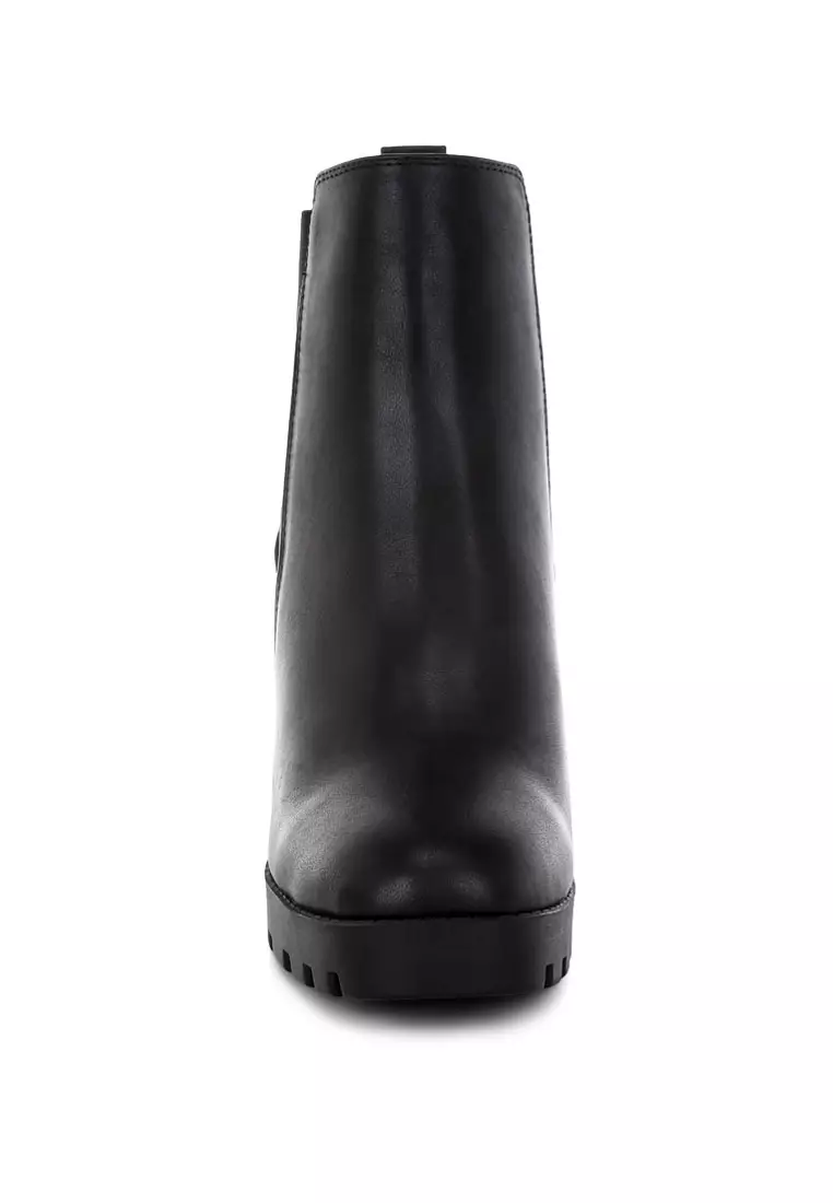 Sepatu Hak Blok Chelsea dalam Warna Hitam