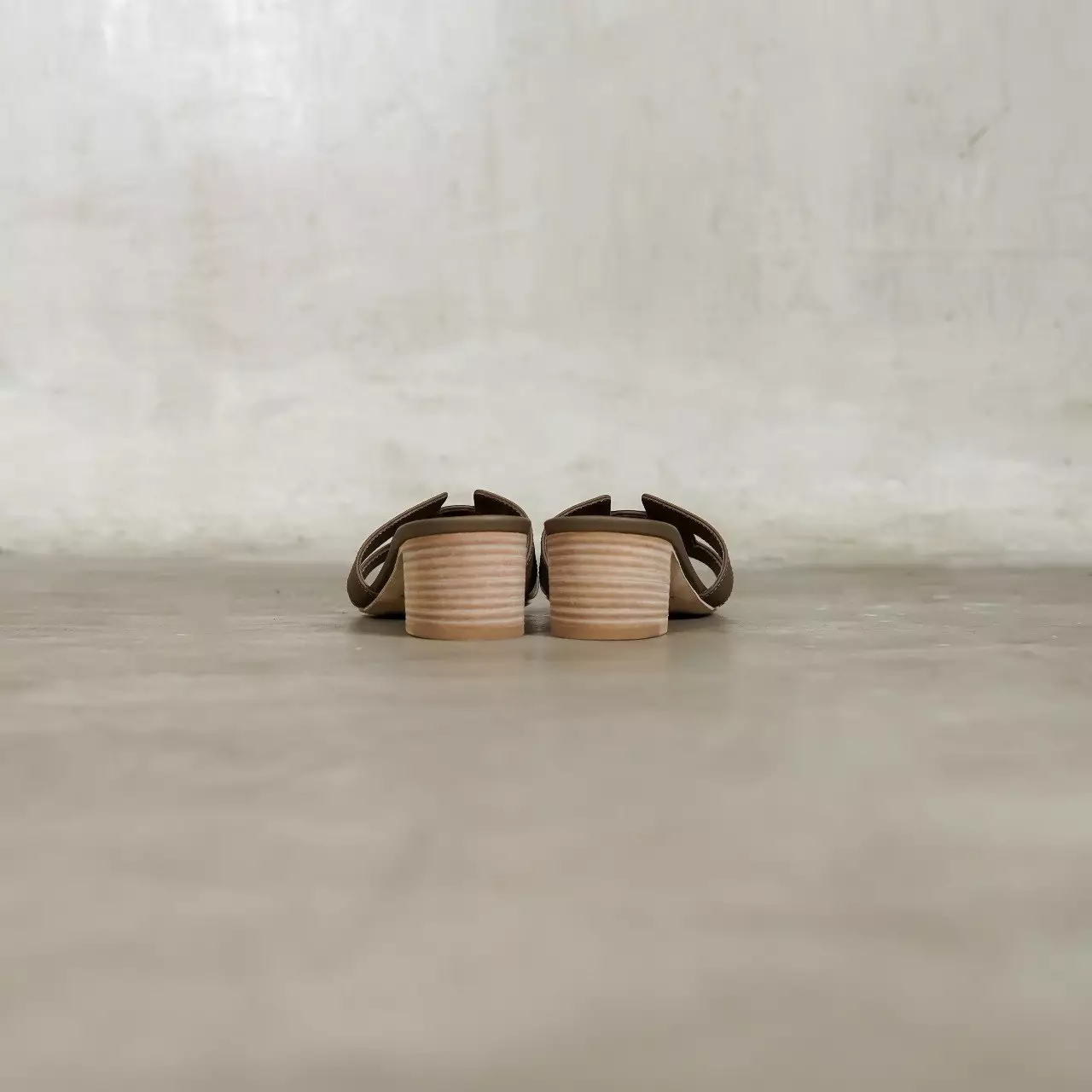 Sandal HERMES OASIS ETOUPE BLOCK HEELS 100% ORIGINAL