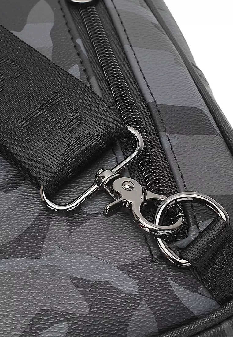 Men's Camouflage Chest Bag / Sling Bag / Crossbody Bag (Tas Dada / Tas Selempang Pria) - Hitam