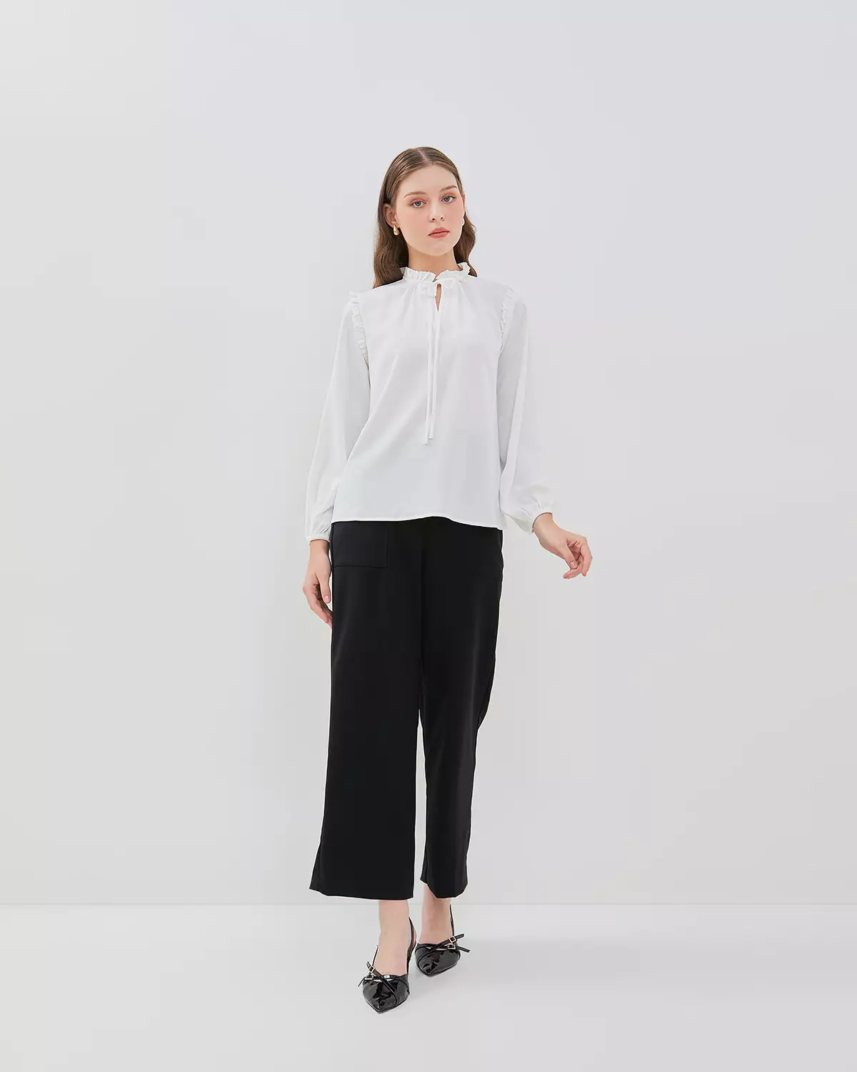 WHITE LONG SLEEVE RUFFLE BLOUSE