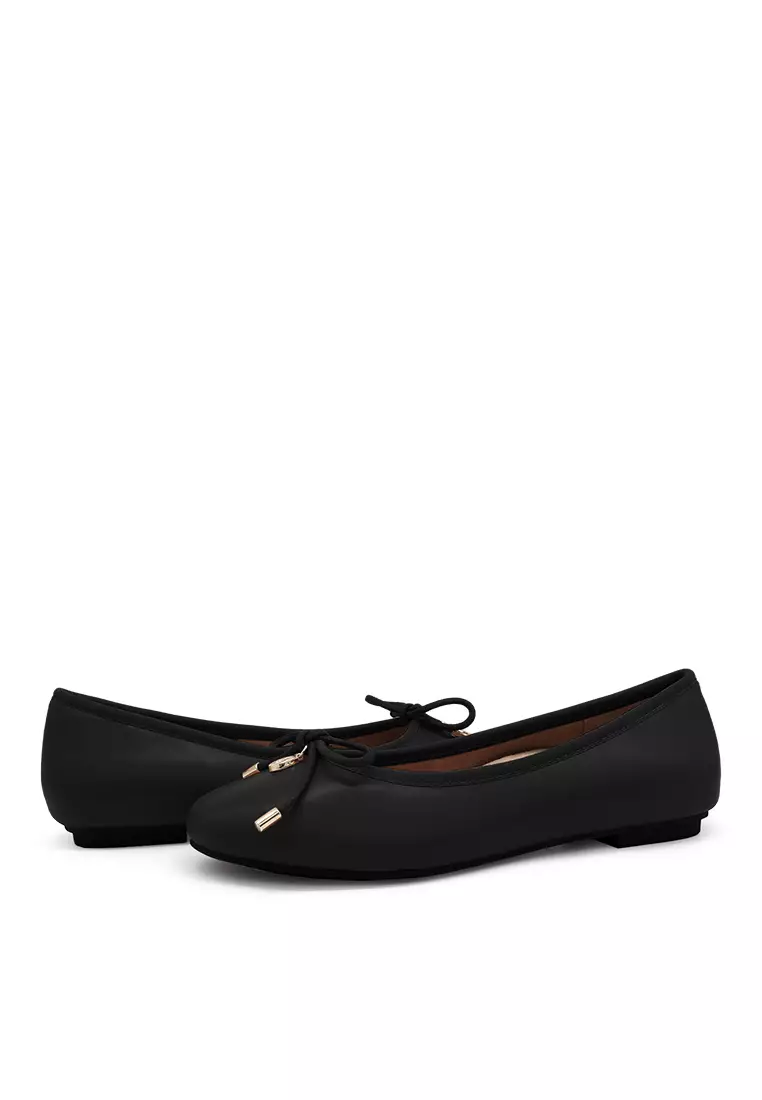 Azalea Faye Women's Flat Shoes
