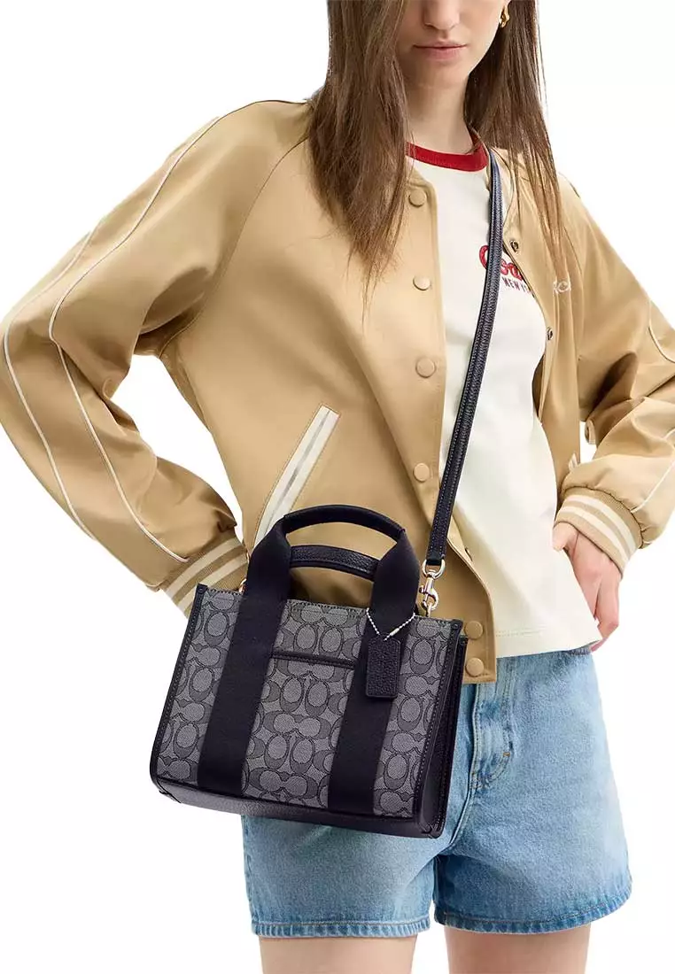 Smith Tote Bag 24 In Signature Jacquard Navy/Midnight Navy CAR78