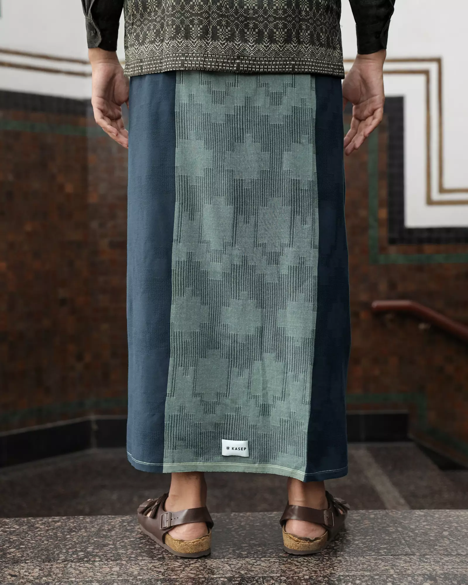 KASEP GYRAN SARUNG / SARUNG DEWASA - DARKGREY