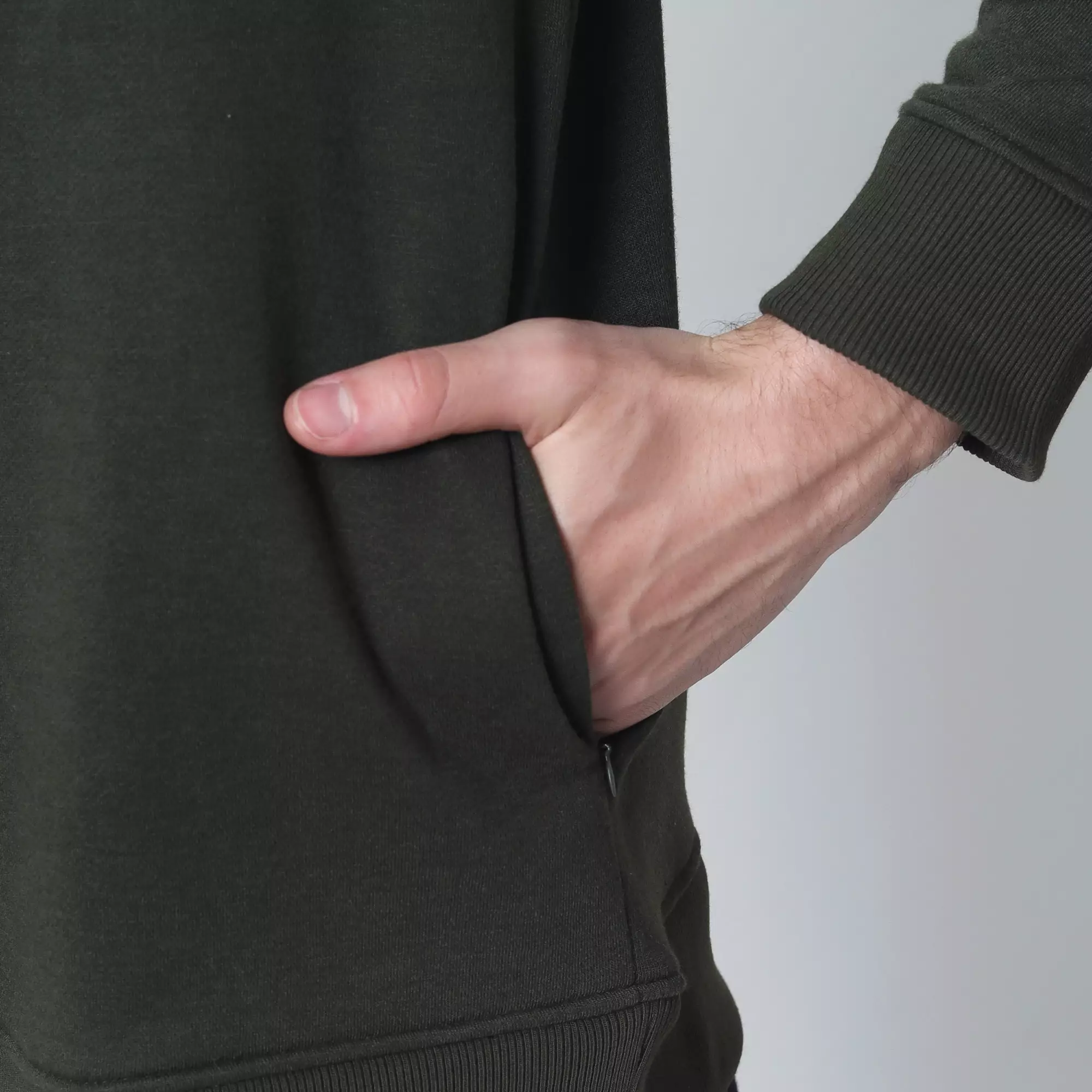 Cotton Well Coofy Crewneck Sweatshirt with Hidden Pocket Army | Sweater Polos Kantong Tersembunyi Hijau